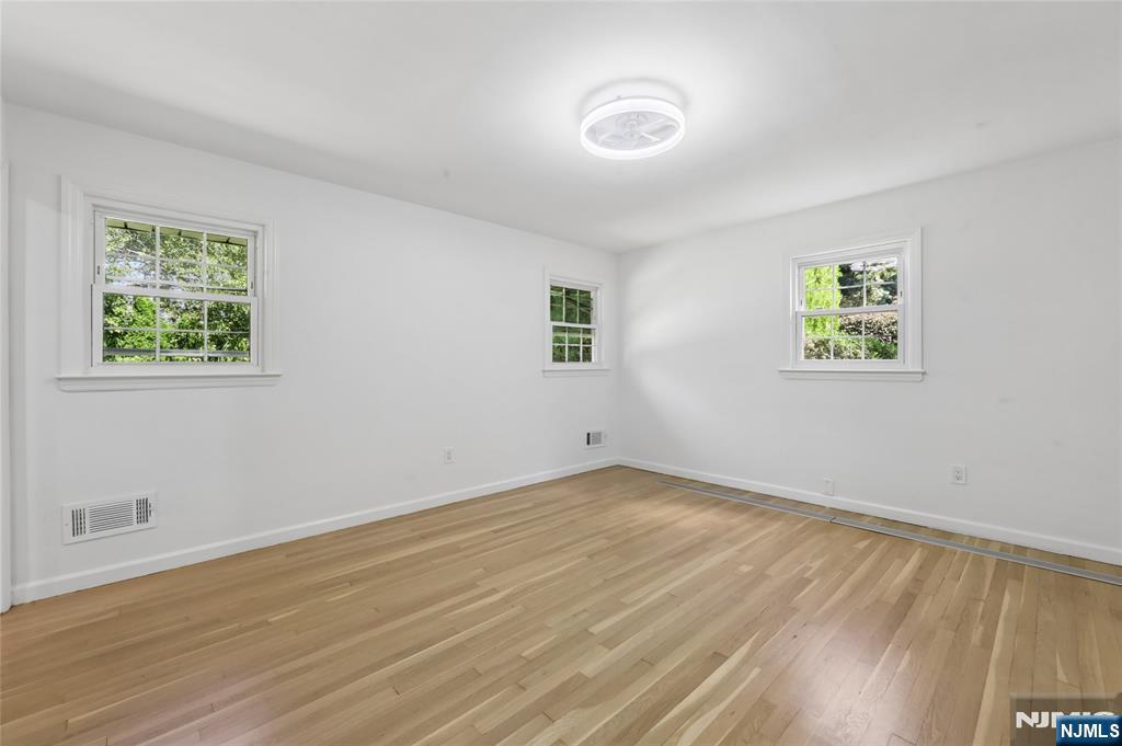 4 Marconi Street Property Photo 37