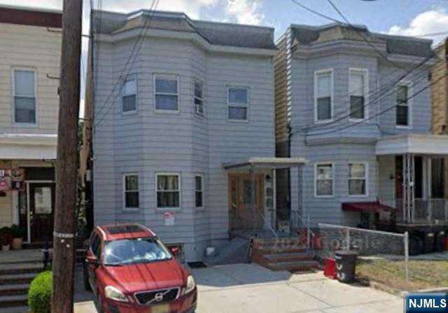 123 Oak Street Apt2 Property Photo 1