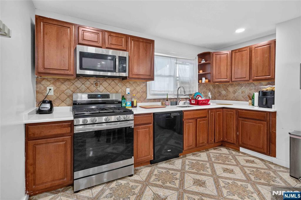 358 Broadway 2 Property Photo 3