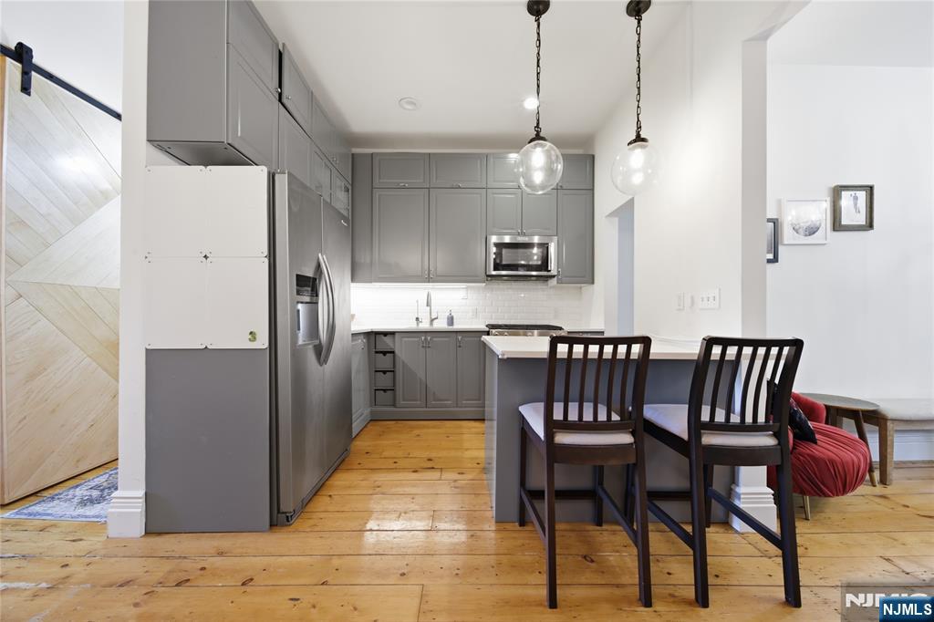 22 Laidlaw Avenue Property Photo 6