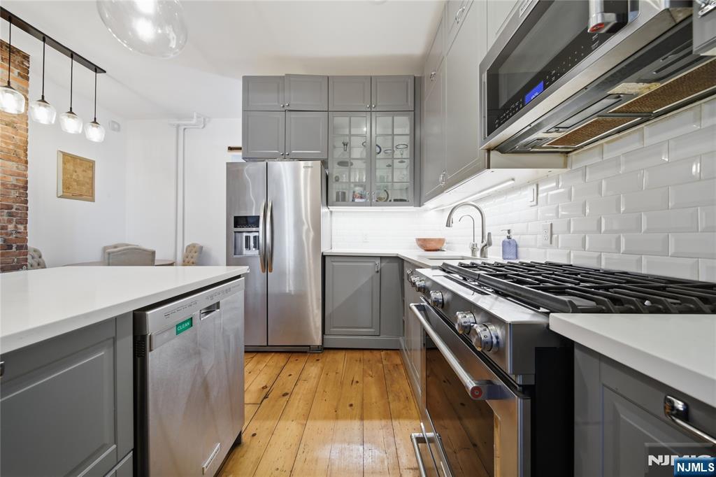 22 Laidlaw Avenue Property Photo 7