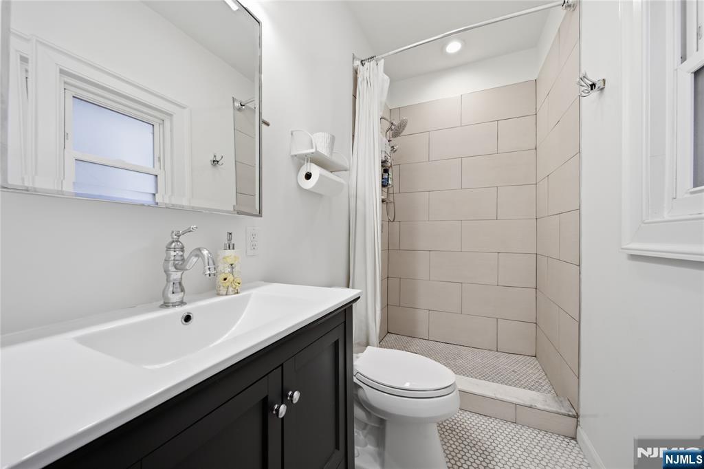 22 Laidlaw Avenue Property Photo 12
