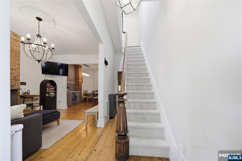 22 Laidlaw Avenue Property Photo 13
