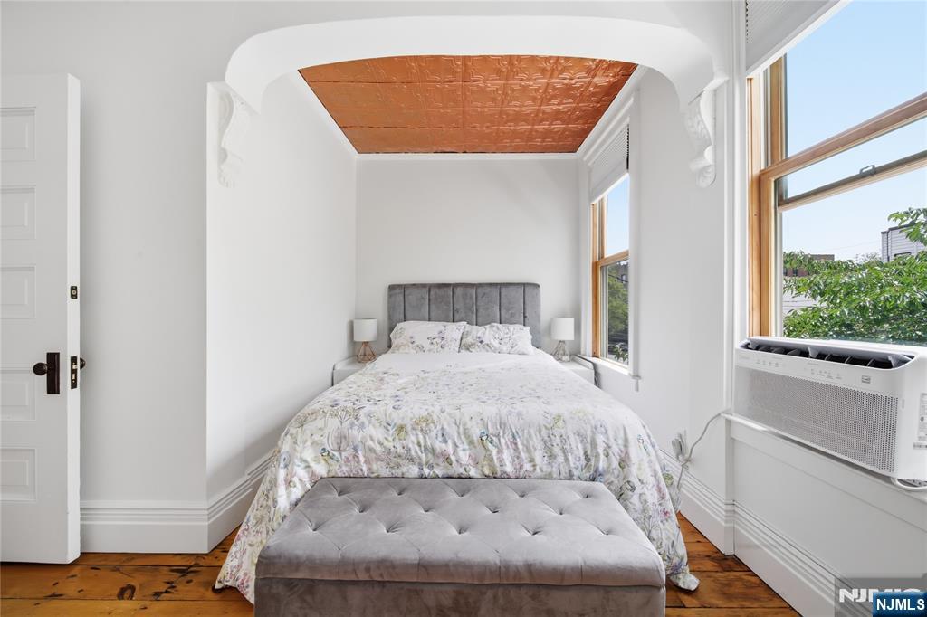22 Laidlaw Avenue Property Photo 15