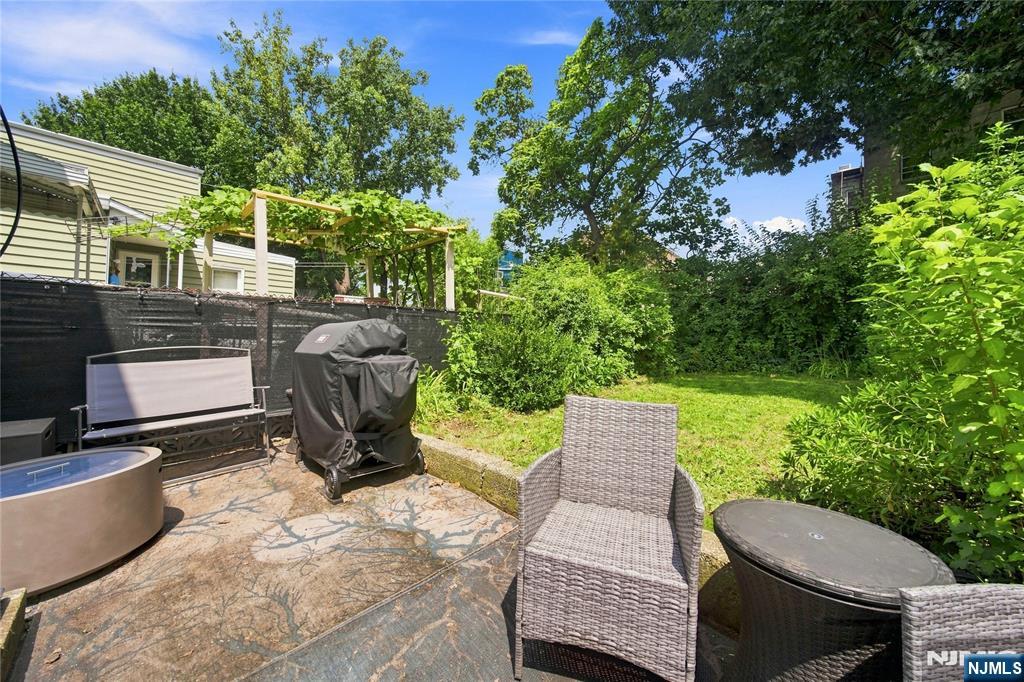 22 Laidlaw Avenue Property Photo 22