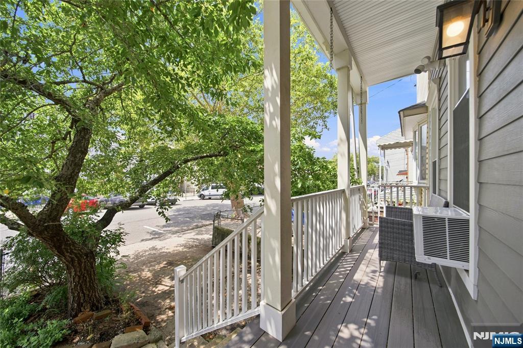 22 Laidlaw Avenue Property Photo 27