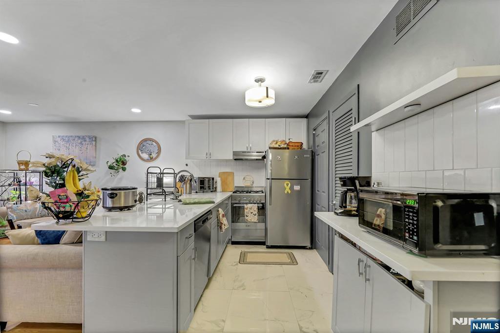 4 Davos Drive 9 Property Photo 4