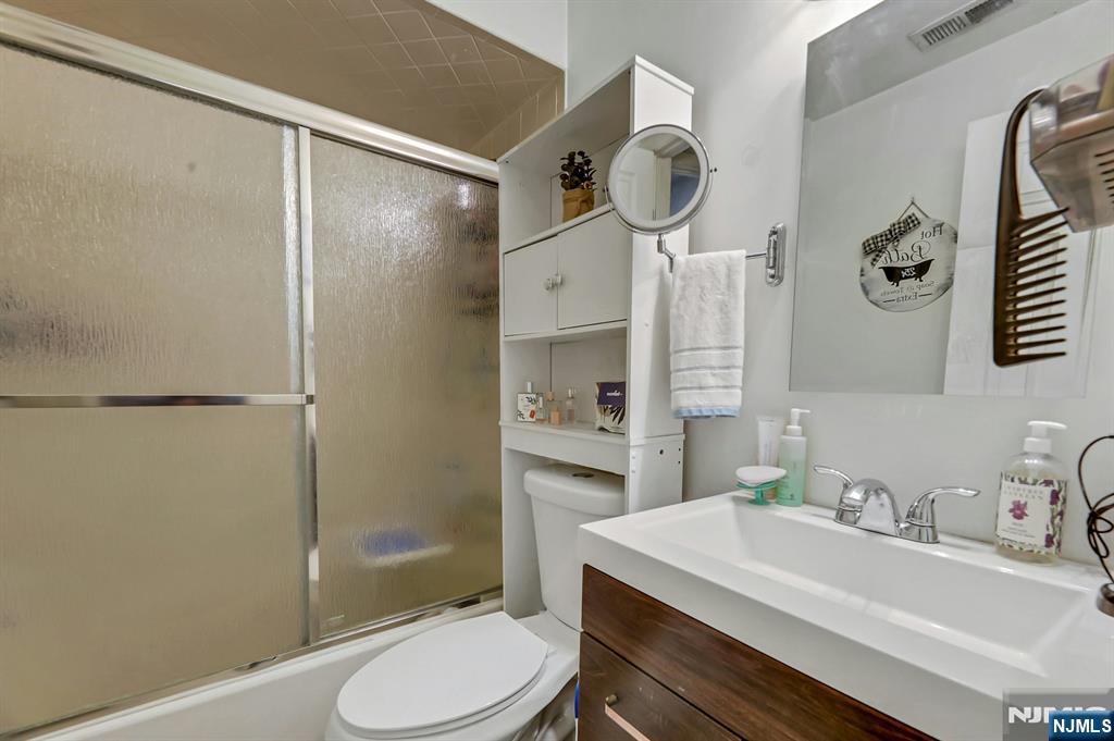 4 Davos Drive 9 Property Photo 7