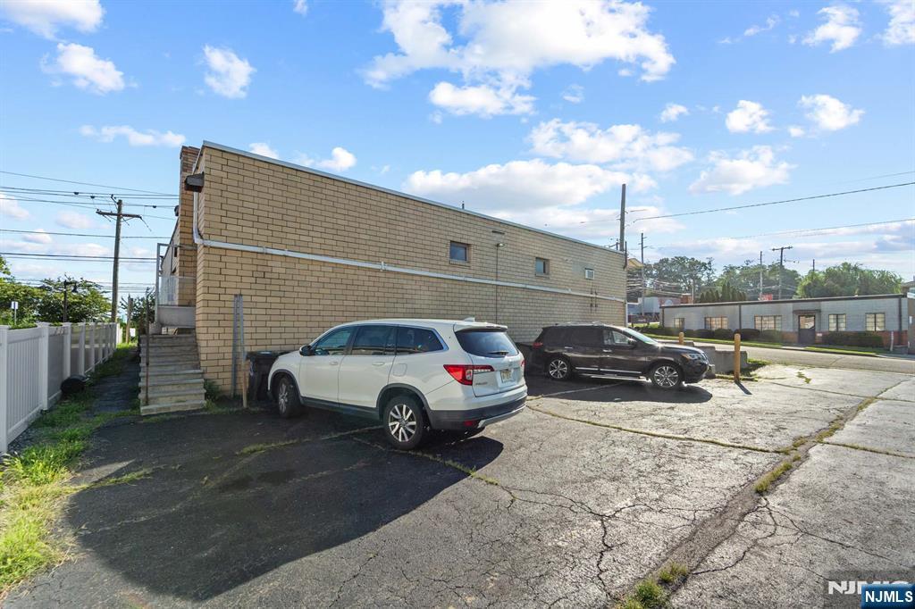 744 Paterson Property Photo 4