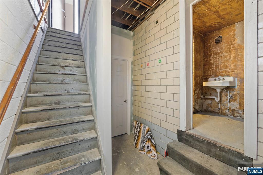 744 Paterson Property Photo 15