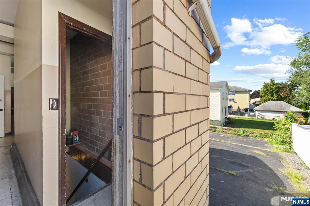 744 Paterson Property Photo 16