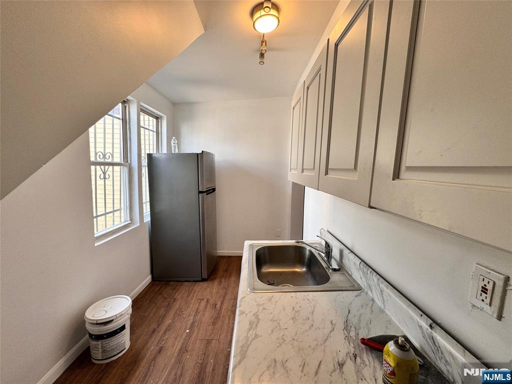 11 Joyce Street Property Photo 37