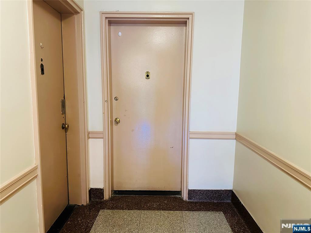 401 Park Place 1C Property Photo 1