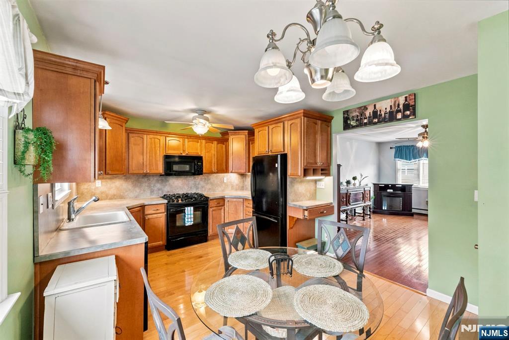 1135 Valley Road B Property Photo 5