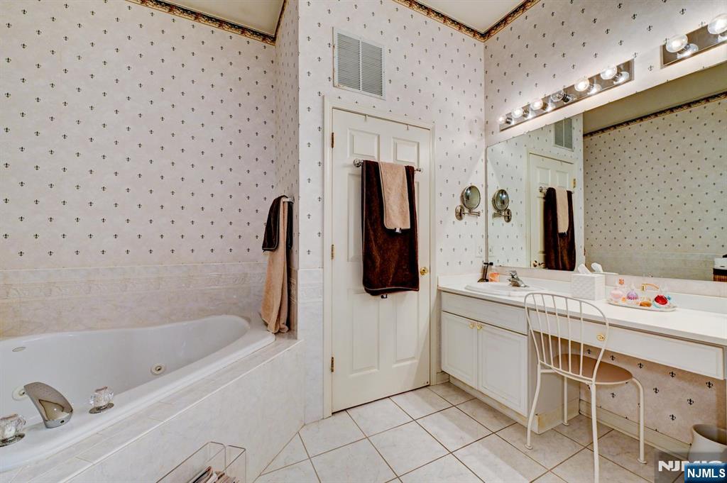 1409 Four Seasons Drive Property Photo 26