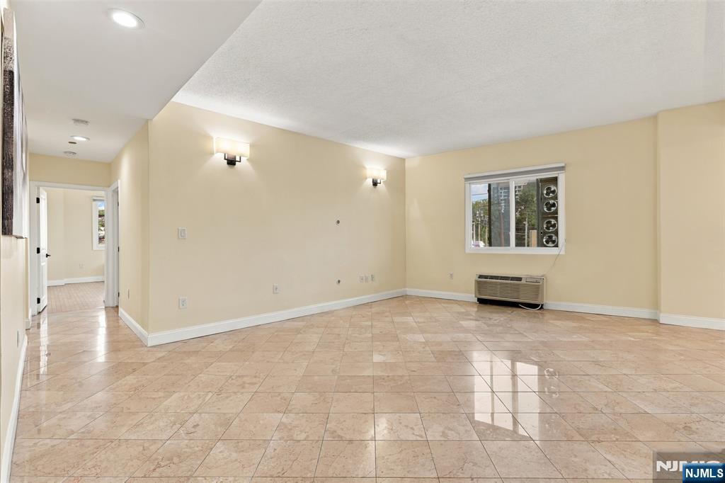 399 11th Street 206 Property Photo 6