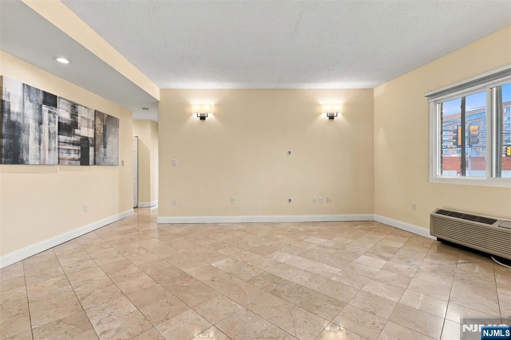 399 11th Street 206 Property Photo 8