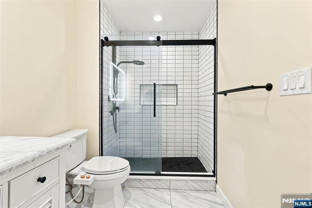 399 11th Street 206 Property Photo 22