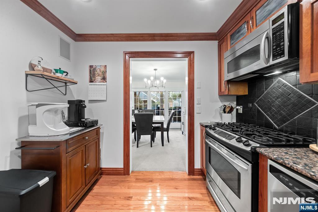 208 Cambridge Drive Property Photo 8