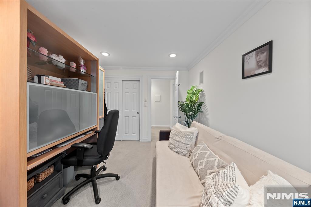 208 Cambridge Drive Property Photo 16