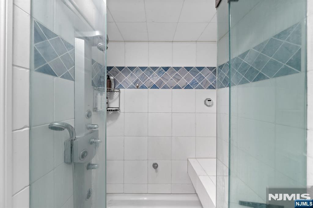 208 Cambridge Drive Property Photo 18