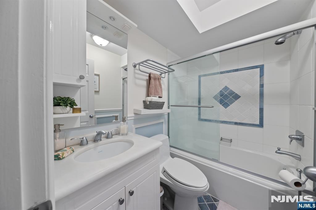 208 Cambridge Drive Property Photo 19