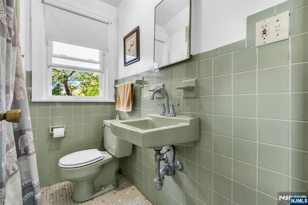 246 Washington Avenue Property Photo 22