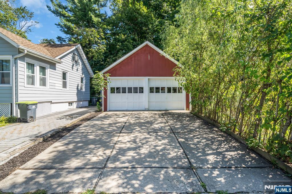 246 Washington Avenue Property Photo 28