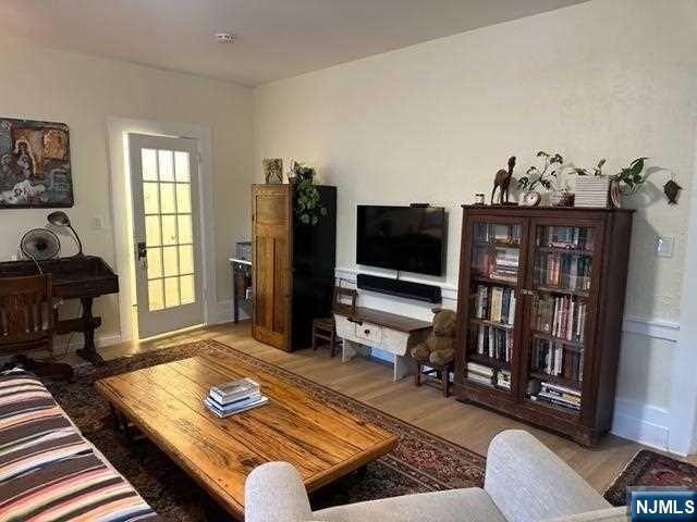 79 Valley Road B Property Photo 9