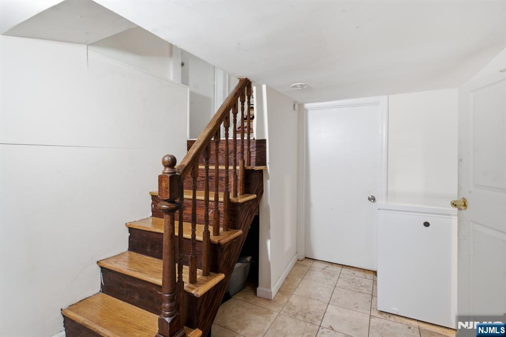 10 Lentz Place Property Photo 17