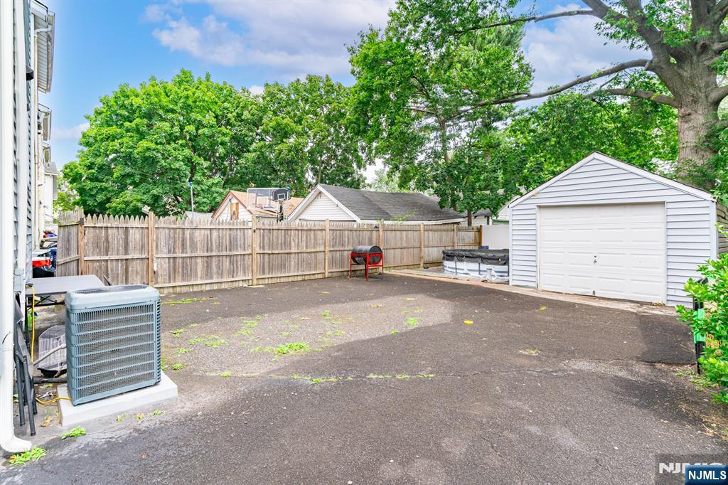 10 Lentz Place Property Photo 22