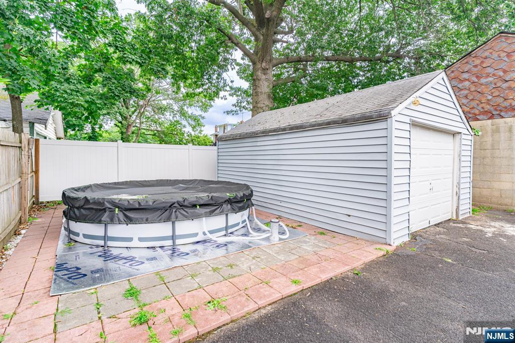 10 Lentz Place Property Photo 23