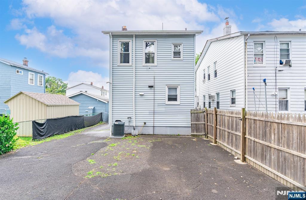 10 Lentz Place Property Photo 24