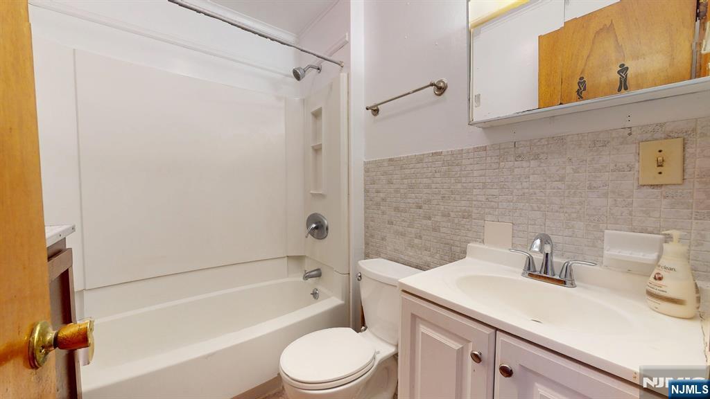 518 Forest Street 5 Property Photo 20