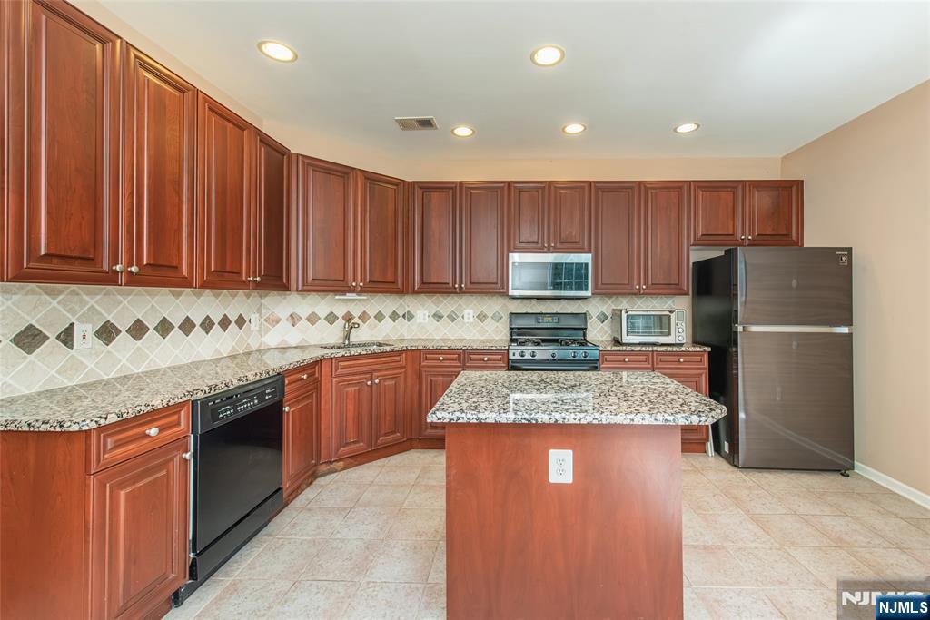 121 Turlington Court Property Photo 4