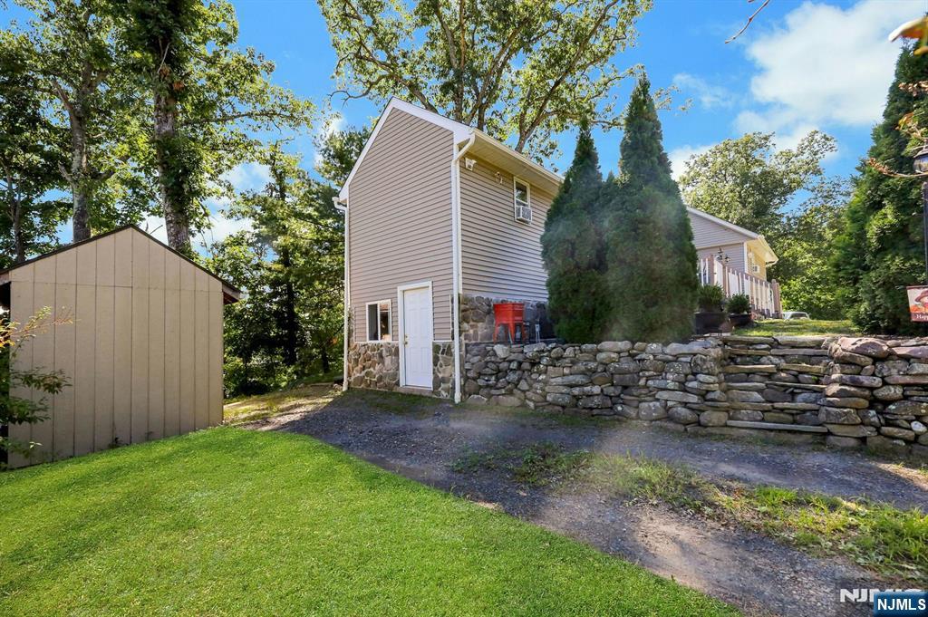 2 Kushaqua Trail Property Photo 4