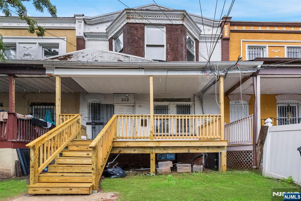 212 11th Street Property Photo 1