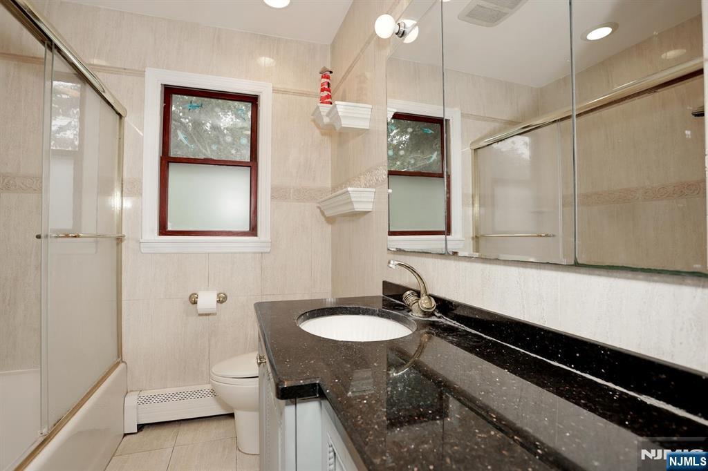331 Forest Glen Avenue Property Photo 16