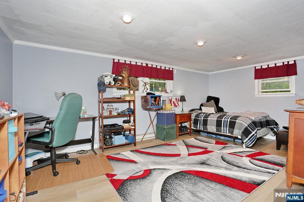 331 Forest Glen Avenue Property Photo 21
