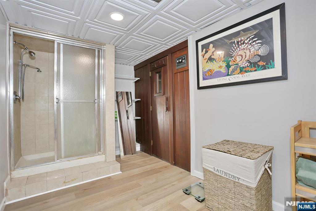 331 Forest Glen Avenue Property Photo 22