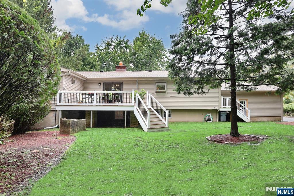 331 Forest Glen Avenue Property Photo 24