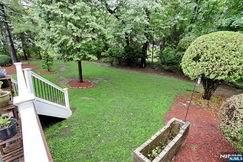 331 Forest Glen Avenue Property Photo 27