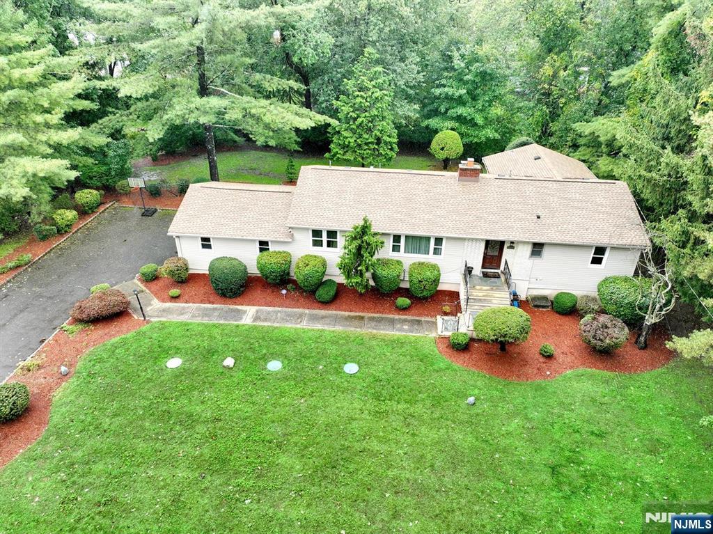 331 Forest Glen Avenue Property Photo 28