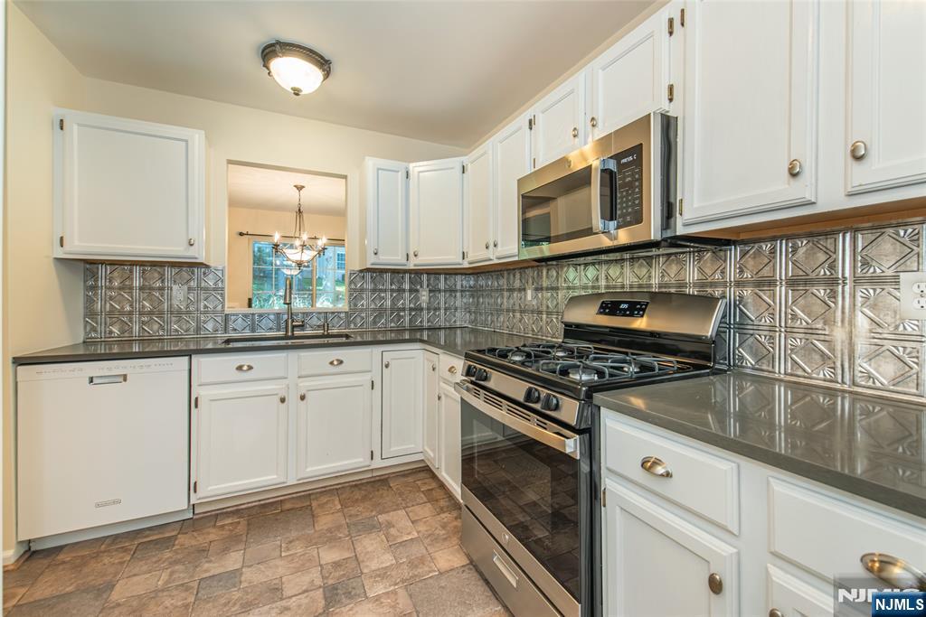 122 Woodmont Drive Property Photo 6