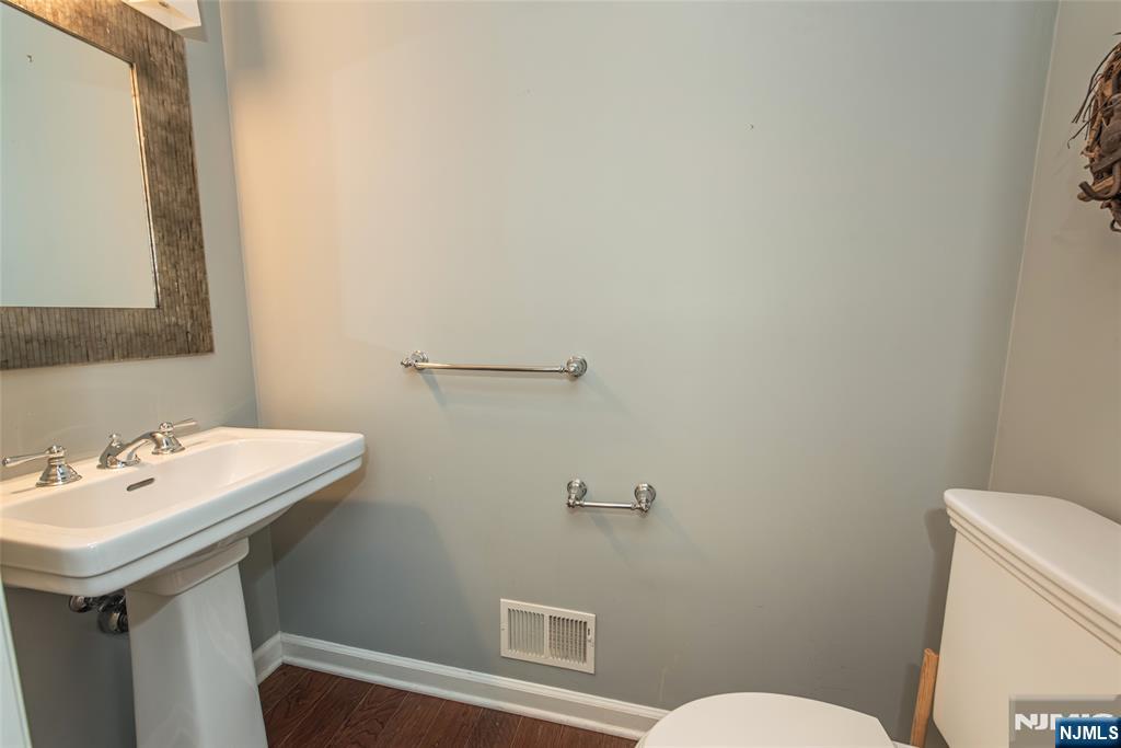 122 Woodmont Drive Property Photo 8