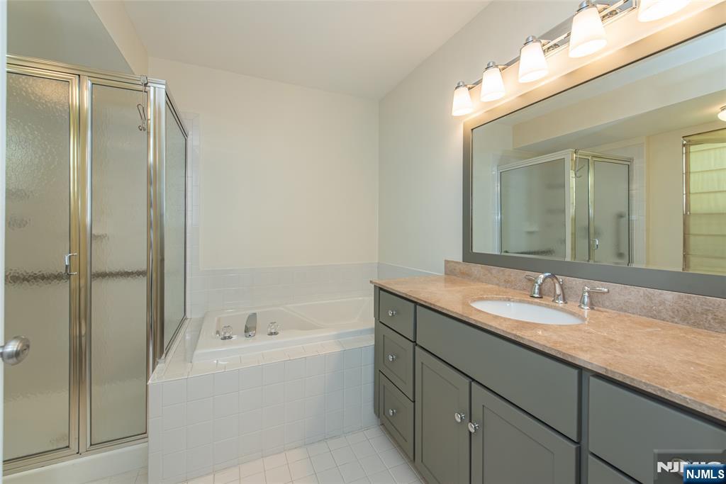 122 Woodmont Drive Property Photo 13