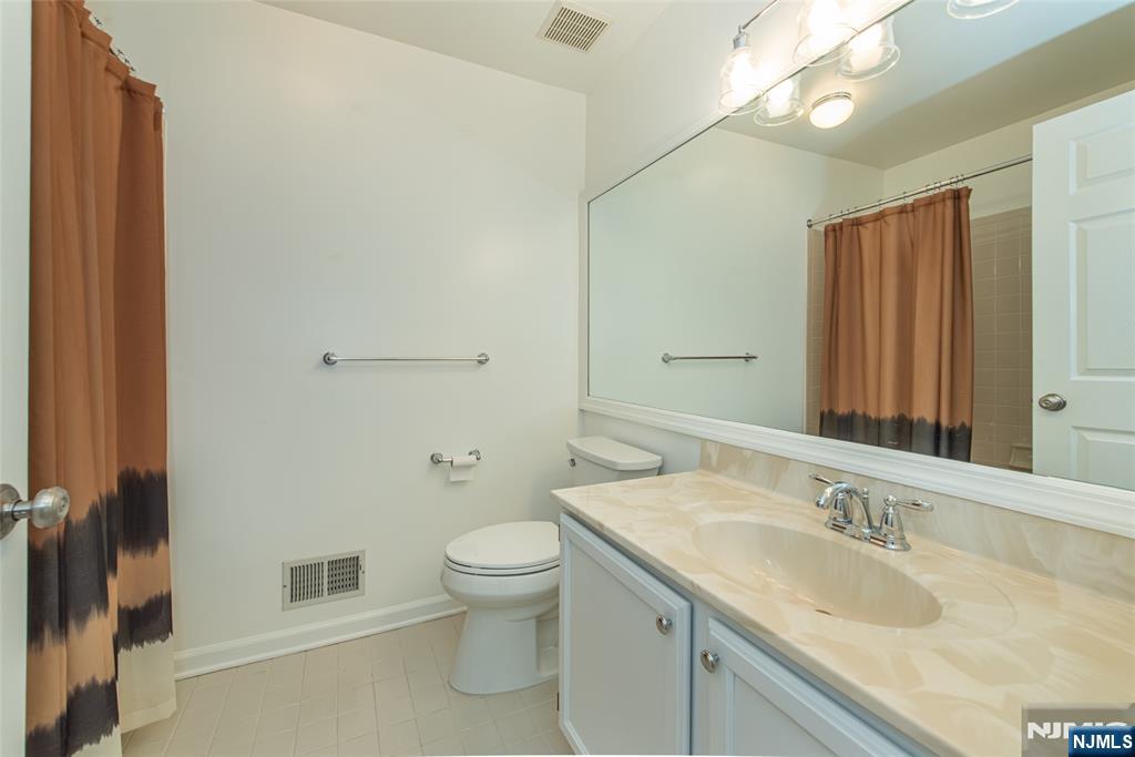122 Woodmont Drive Property Photo 16