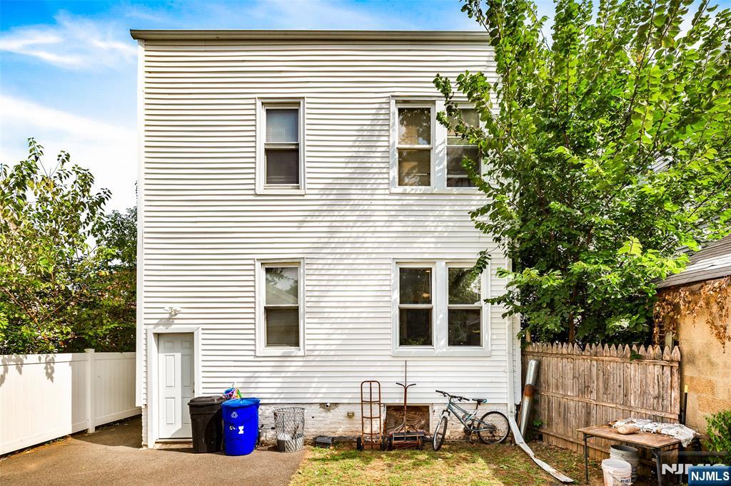 270 Goldsmith Avenue Property Photo 26