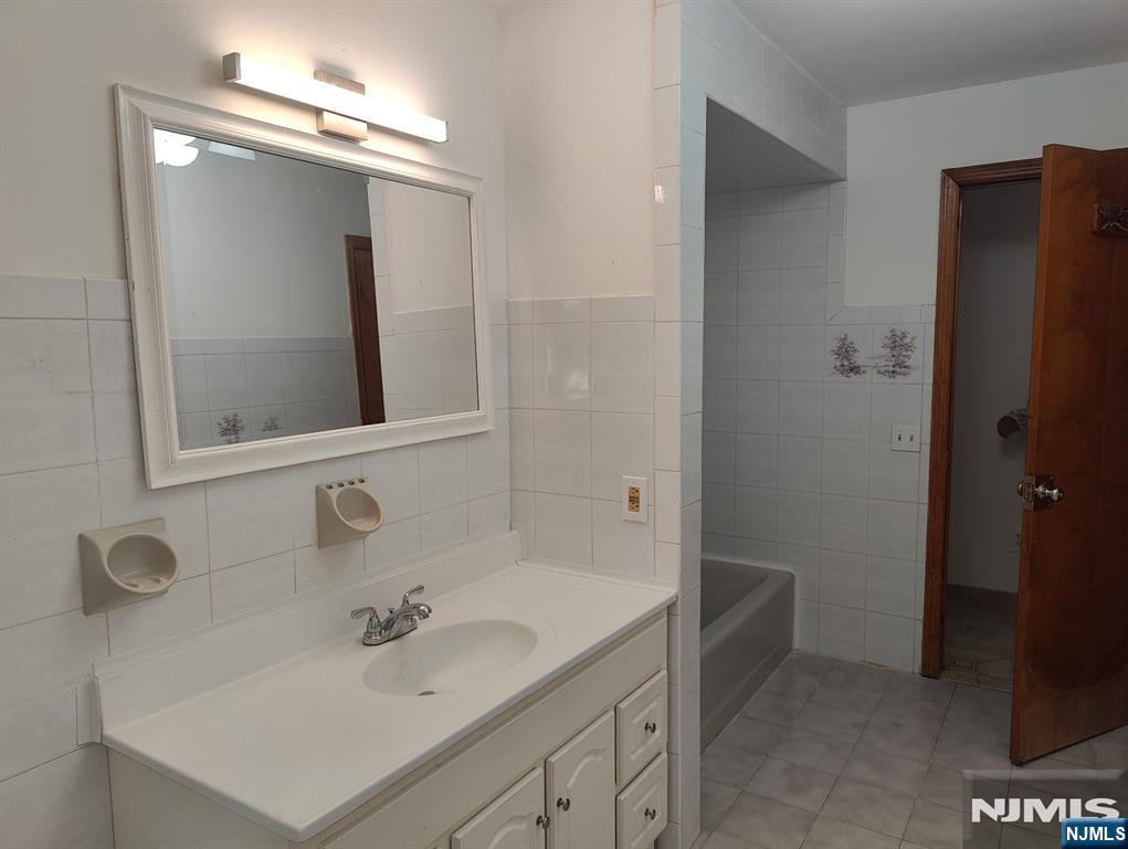 447 Jersey Avenue Property Photo 13