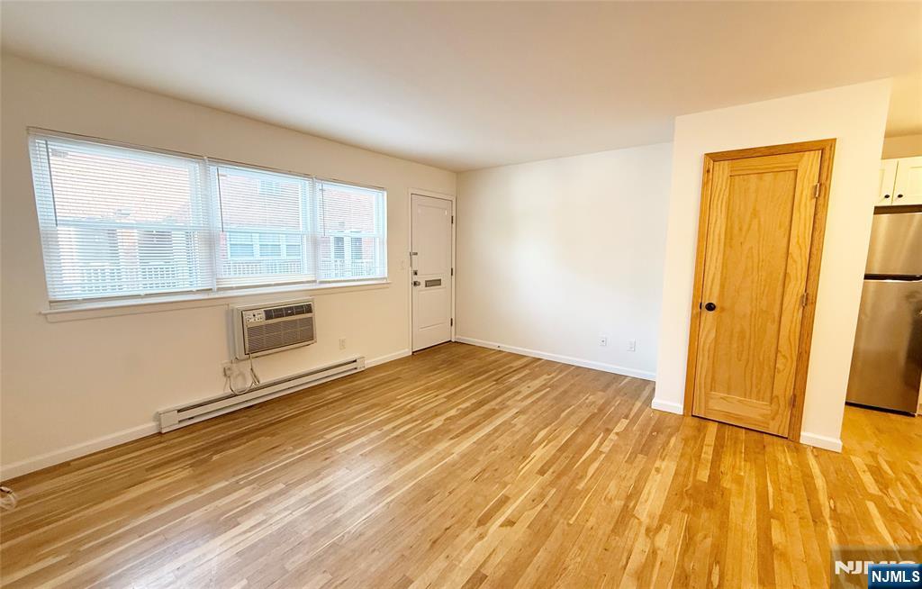 72 E Main Street 10 Property Photo 5